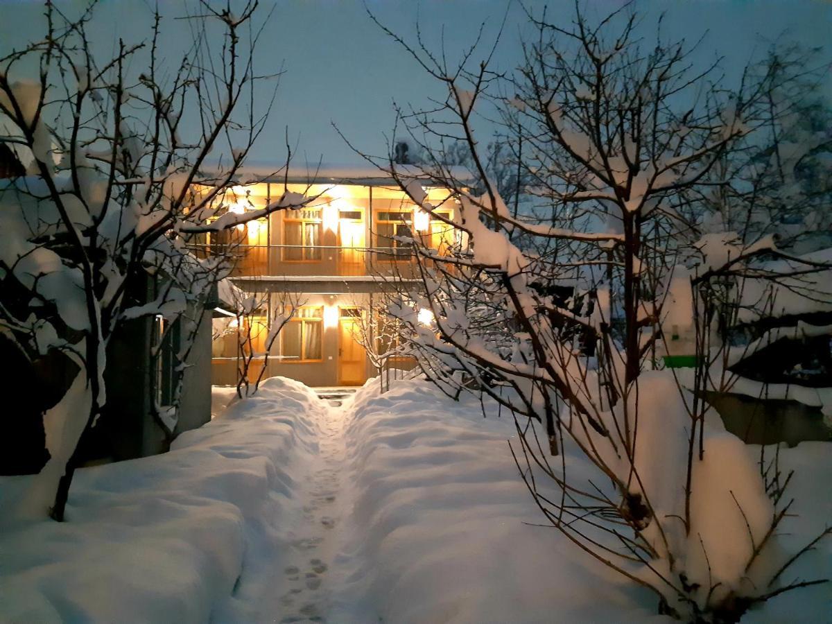 Andranik B&B Goris Exterior photo